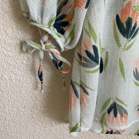 LC blouse with spring pattern! - Picture 3 of 4